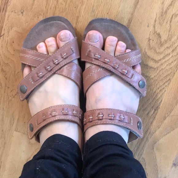 Brown leather sandals w/ adjustable Velcro straps - Picture 7 of 8